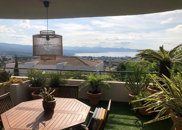 Bel Appartement Au Calme Vue Imprenable Parking Prive Gratuit